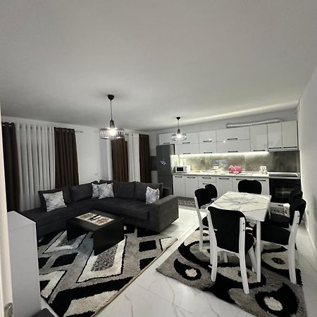 Elezi Apartment City Centre 티라나 외부 사진