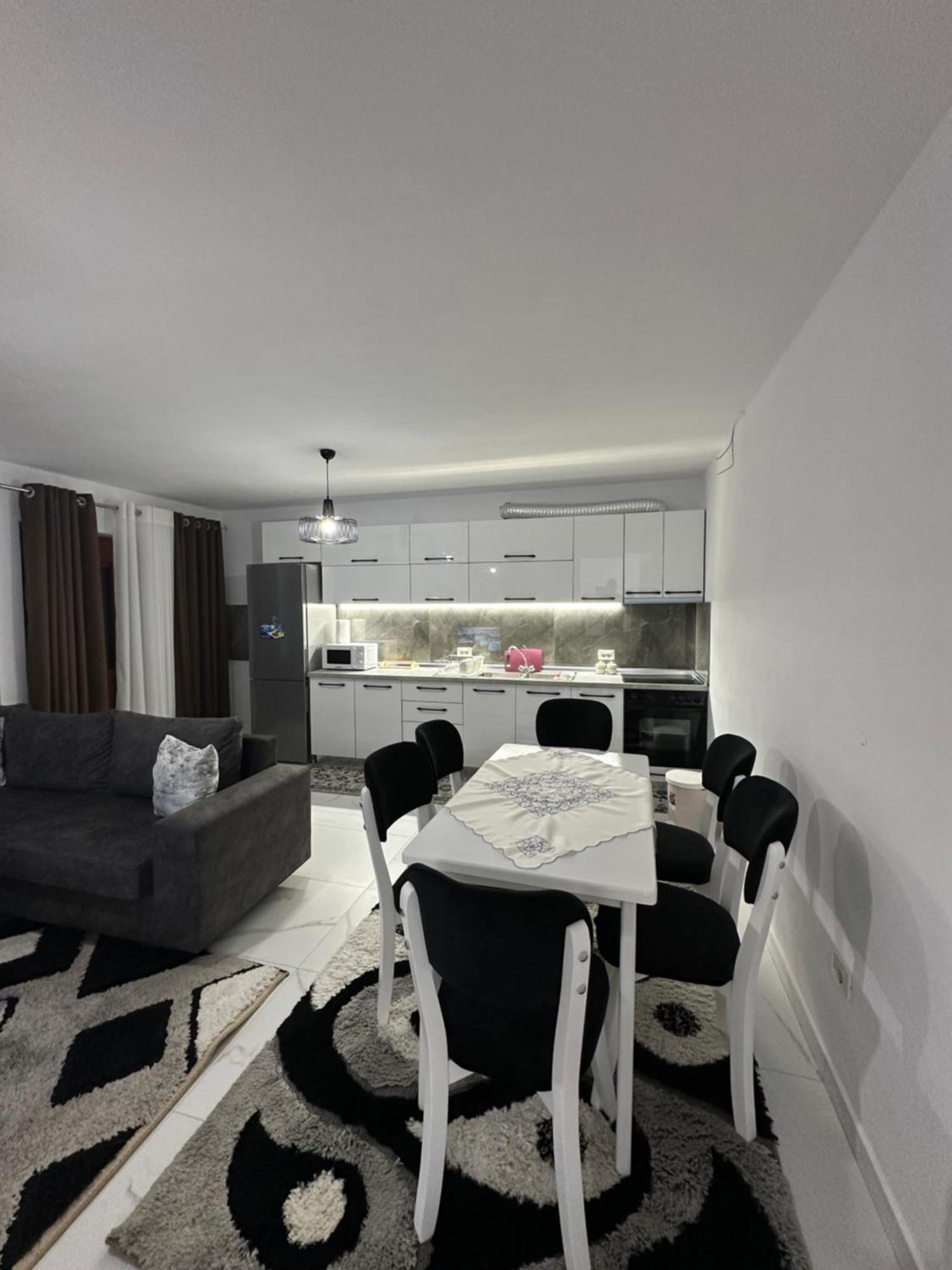 Elezi Apartment City Centre 티라나 외부 사진