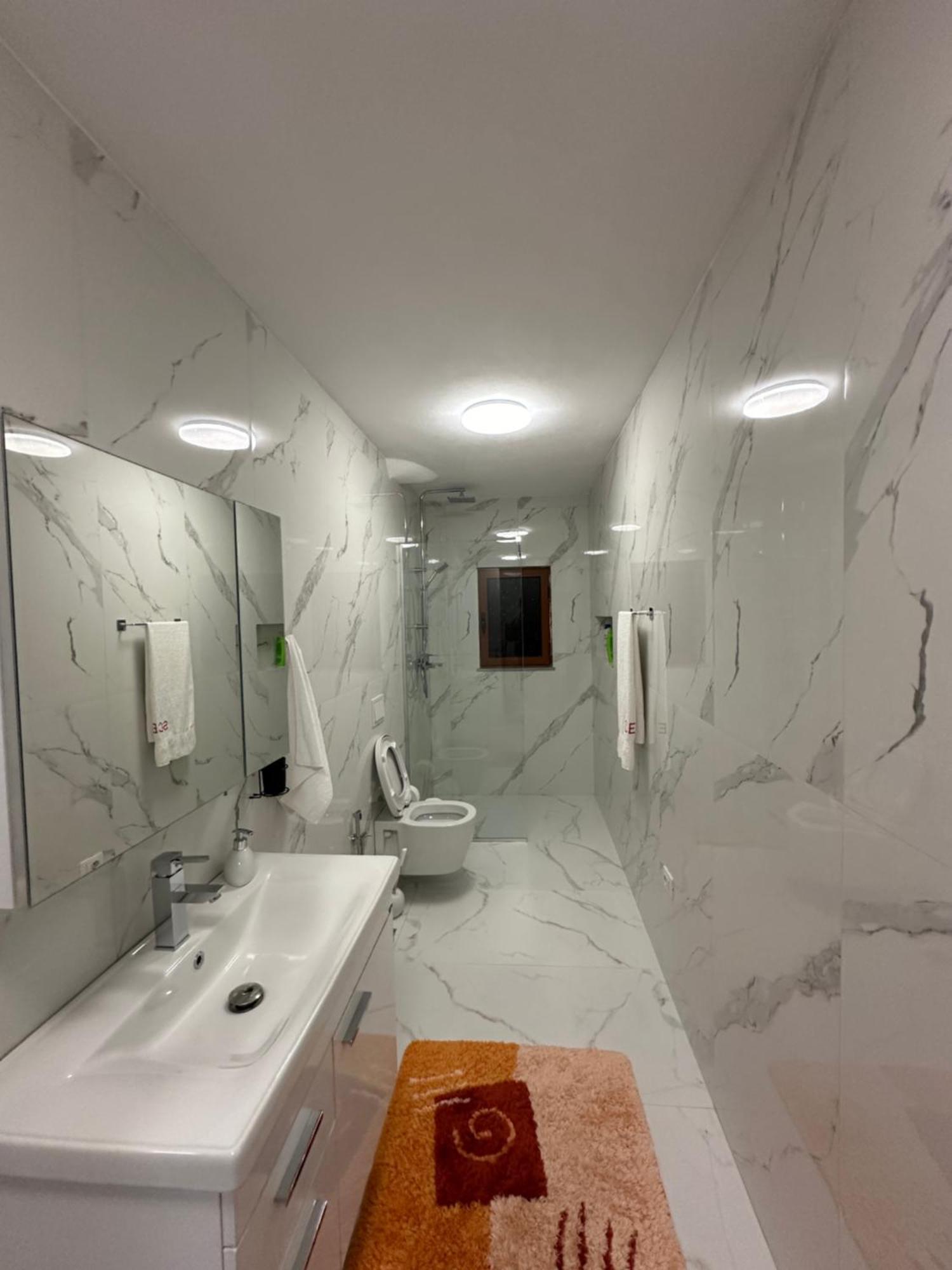 Elezi Apartment City Centre 티라나 외부 사진