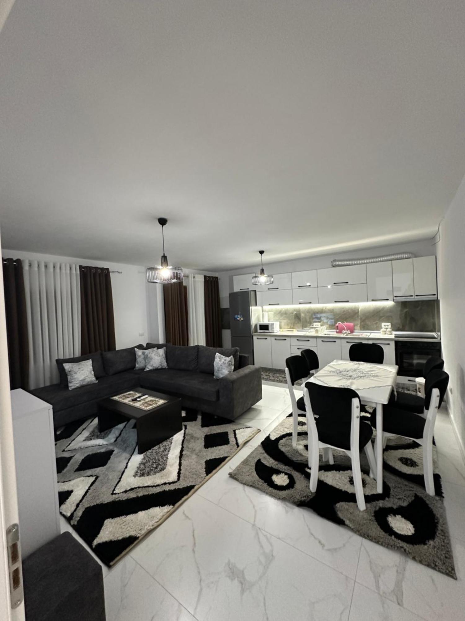 Elezi Apartment City Centre 티라나 외부 사진